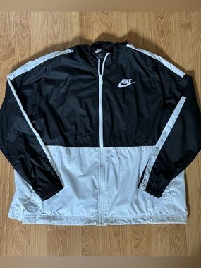 nike black and white windbreaker